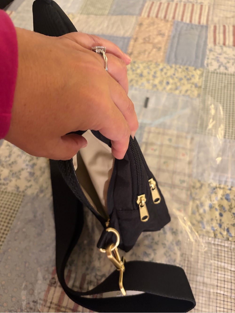 Canvelle Small City Sling Bag - Picture 4 of 6